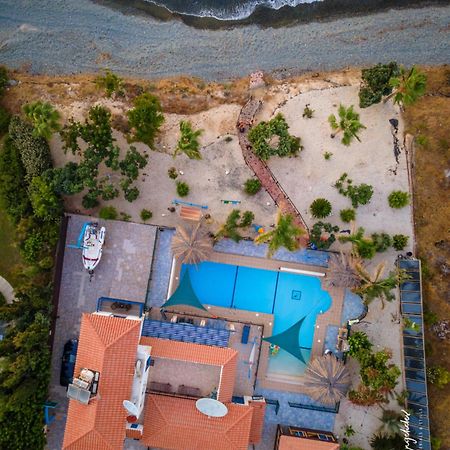 Astrofegia Beachfront Villa Pomos Luaran gambar