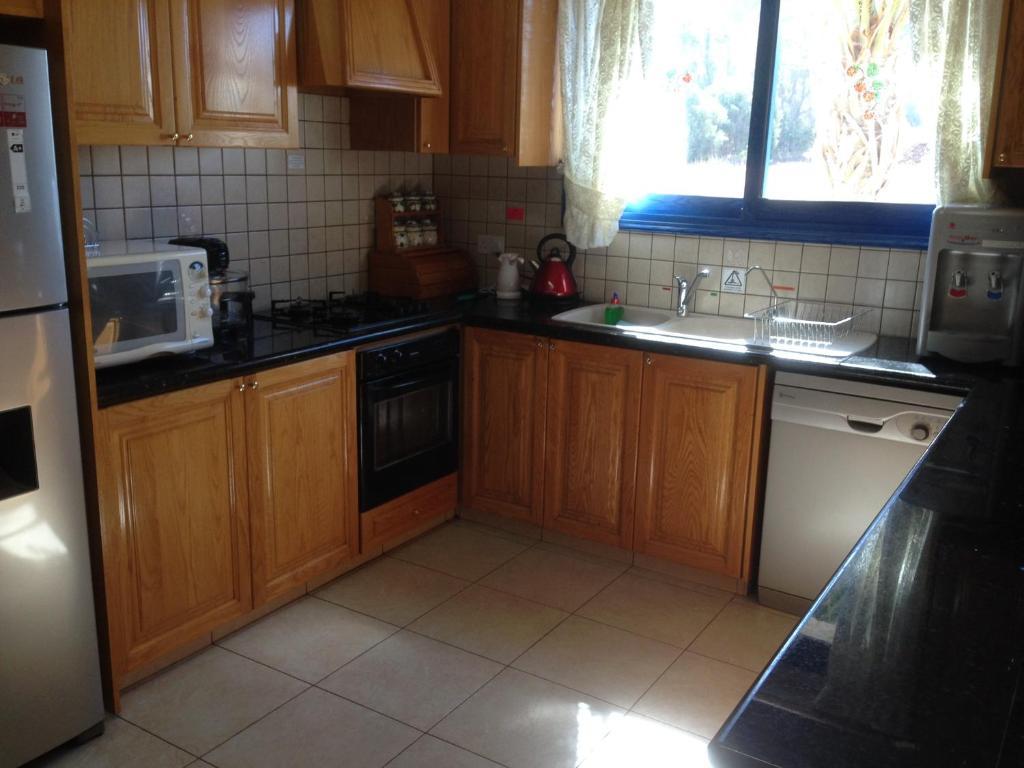 Astrofegia Beachfront Villa Pomos Bilik gambar