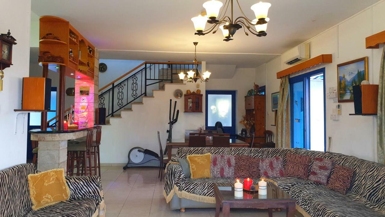 Astrofegia Beachfront Villa Pomos Luaran gambar